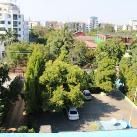 San Yar Shwe Pyi Hotel Rangoon Buitenkant foto