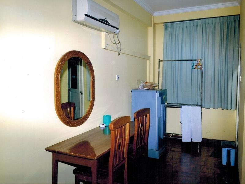 San Yar Shwe Pyi Hotel Rangoon Buitenkant foto