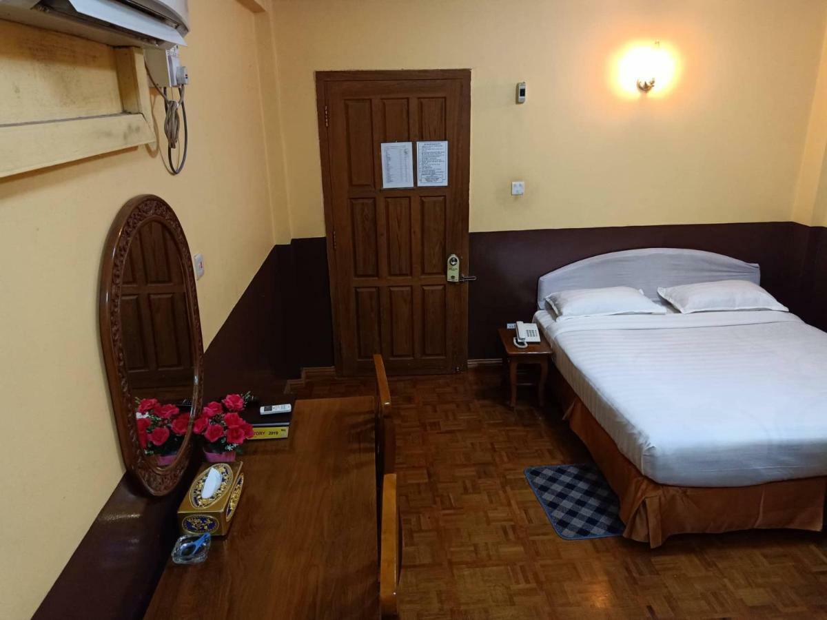 San Yar Shwe Pyi Hotel Rangoon Buitenkant foto